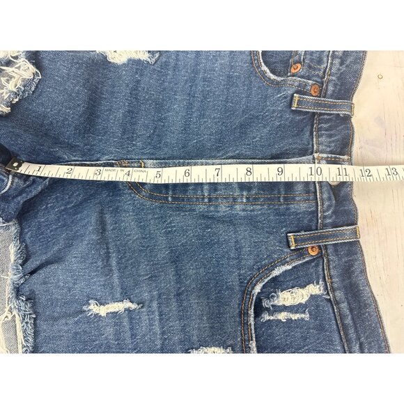 Levis High-Waisted Distressed Denim Shorts With Frayed Hem Size 26 - Picture 13 of 14